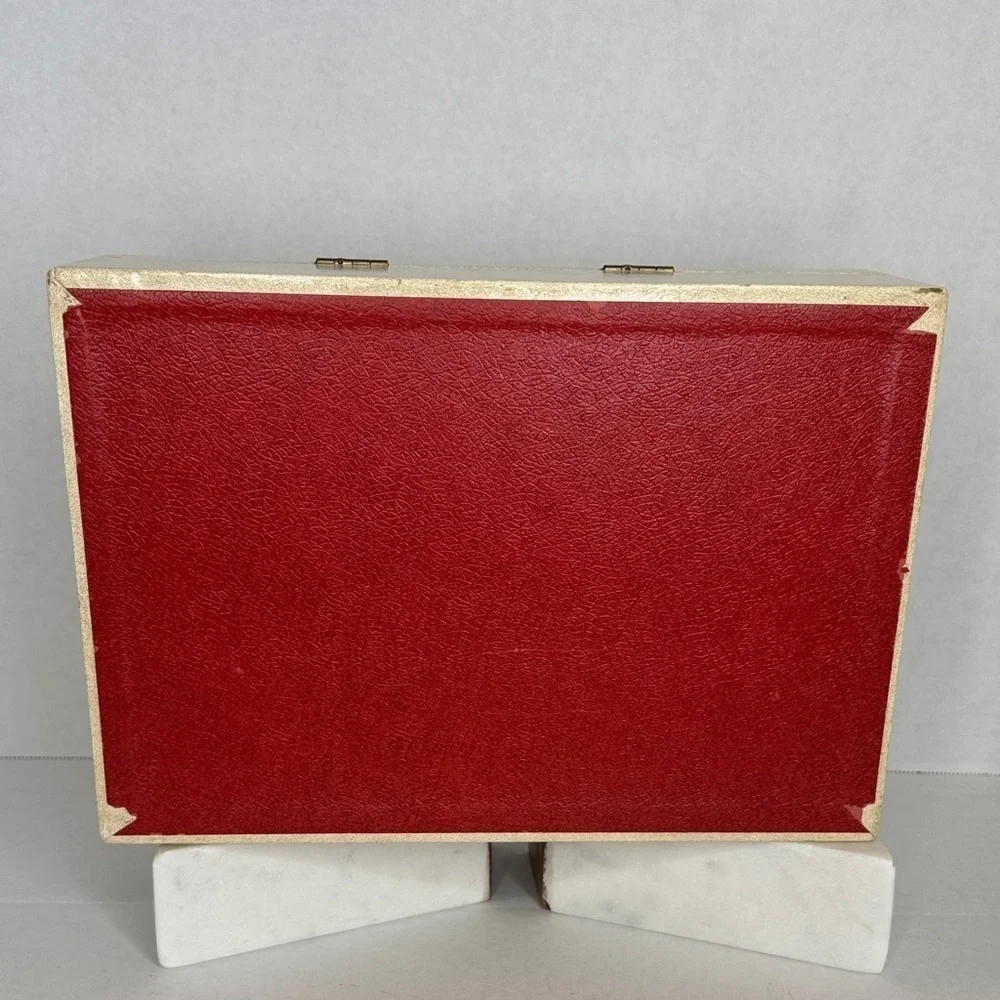 Vintage 1970's Cream and Gold Leaf Pattern Faux Leather Jewelry Box no key